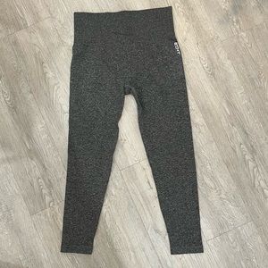 ECHT high compression workout leggings with booty detail